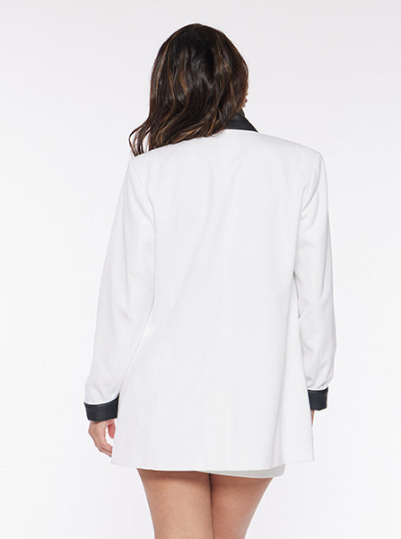 
                  
                    Donna Blazer
                  
                