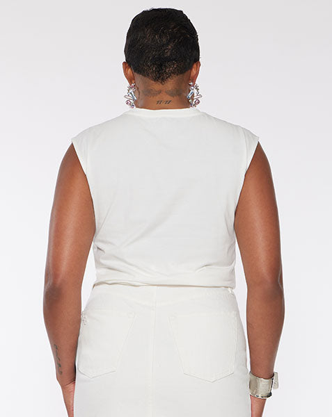
                  
                    Sleeveless Round Neck Necklace T-Shirt
                  
                