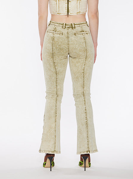 
                  
                    Zelda Zipper Jean
                  
                